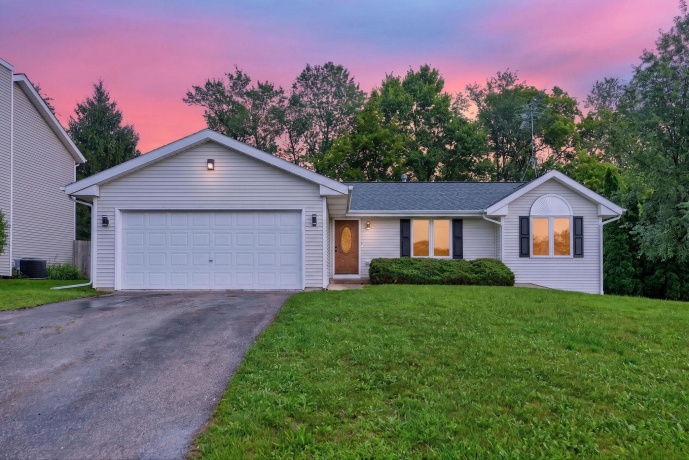 5011 Trafford, LOVES PARK, Illinois 61111, 3 Bedrooms Bedrooms, ,2 BathroomsBathrooms,House,For Sale,Trafford,202605067