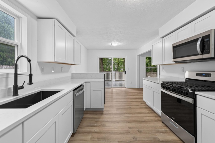 5011 Trafford, LOVES PARK, Illinois 61111, 3 Bedrooms Bedrooms, ,2 BathroomsBathrooms,House,For Sale,Trafford,202605067