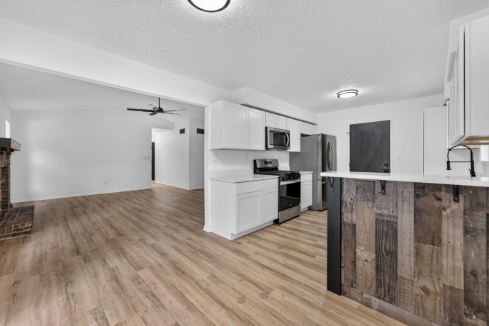5011 Trafford, LOVES PARK, Illinois 61111, 3 Bedrooms Bedrooms, ,2 BathroomsBathrooms,House,For Sale,Trafford,202605067