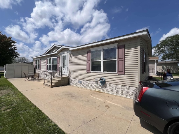 2221 Iris, BELVIDERE, Illinois 61008, 3 Bedrooms Bedrooms, ,2 BathroomsBathrooms,House,For Sale,Iris,202605069