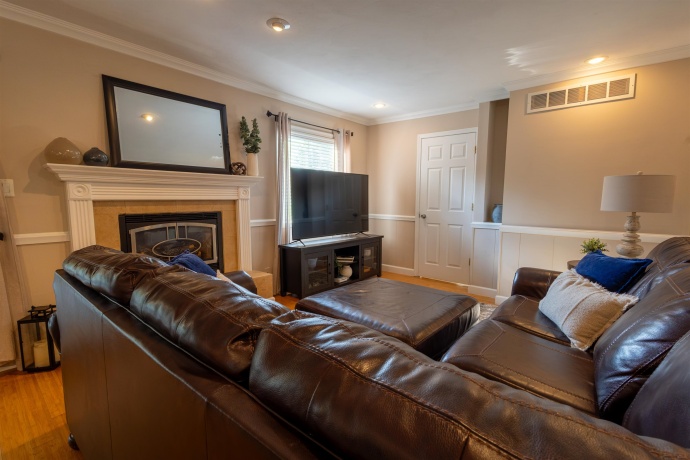1122 Benson, FREEPORT, Illinois 61032, 4 Bedrooms Bedrooms, ,2 BathroomsBathrooms,House,For Sale,Benson,202605070