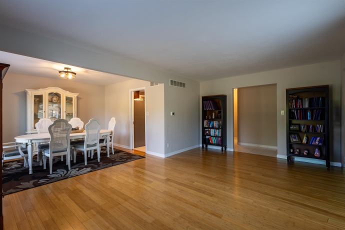 1122 Benson, FREEPORT, Illinois 61032, 4 Bedrooms Bedrooms, ,2 BathroomsBathrooms,House,For Sale,Benson,202605070
