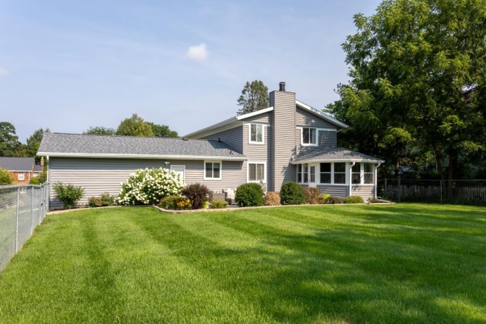 1122 Benson, FREEPORT, Illinois 61032, 4 Bedrooms Bedrooms, ,2 BathroomsBathrooms,House,For Sale,Benson,202605070