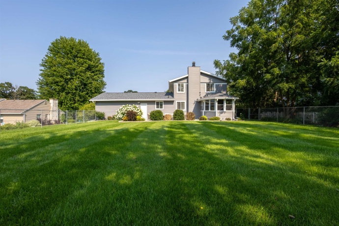 1122 Benson, FREEPORT, Illinois 61032, 4 Bedrooms Bedrooms, ,2 BathroomsBathrooms,House,For Sale,Benson,202605070