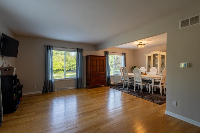 1122 Benson, FREEPORT, Illinois 61032, 4 Bedrooms Bedrooms, ,2 BathroomsBathrooms,House,For Sale,Benson,202605070