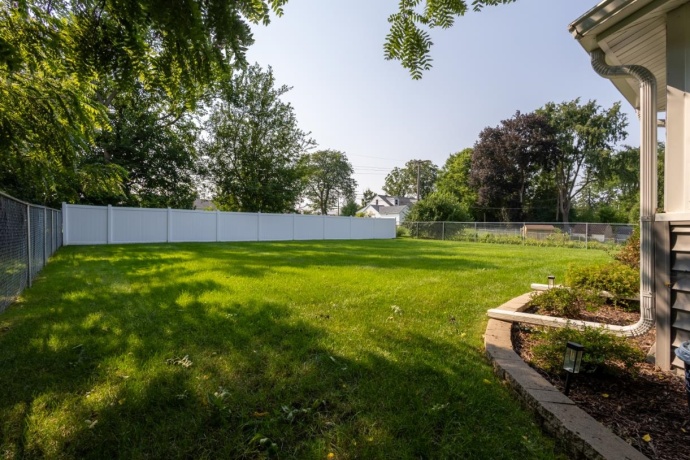 1122 Benson, FREEPORT, Illinois 61032, 4 Bedrooms Bedrooms, ,2 BathroomsBathrooms,House,For Sale,Benson,202605070