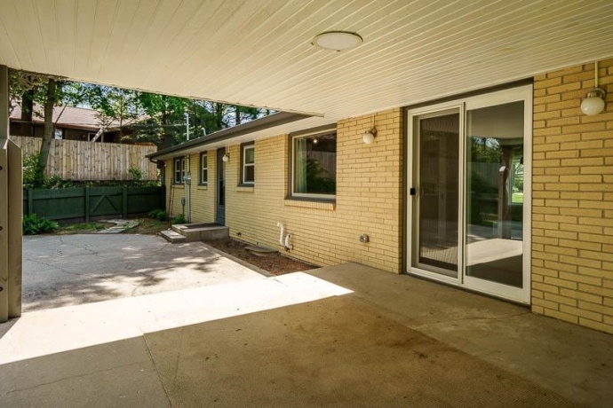 2015 GLENVIEW, ROCKFORD, Illinois 61107, 3 Bedrooms Bedrooms, ,2 BathroomsBathrooms,House,For Sale,GLENVIEW,202605073
