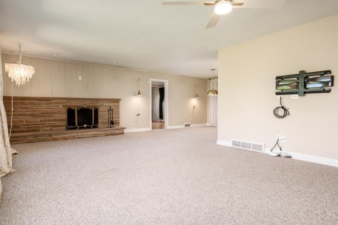 2015 GLENVIEW, ROCKFORD, Illinois 61107, 3 Bedrooms Bedrooms, ,2 BathroomsBathrooms,House,For Sale,GLENVIEW,202605073