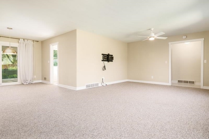 2015 GLENVIEW, ROCKFORD, Illinois 61107, 3 Bedrooms Bedrooms, ,2 BathroomsBathrooms,House,For Sale,GLENVIEW,202605073