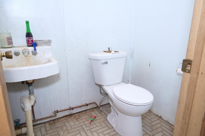 306 4th, CEDAR POINT, Illinois 61316, ,Industrial,For Sale,4th,202605075
