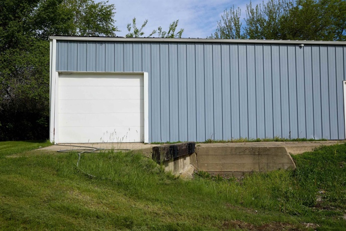 306 4th, CEDAR POINT, Illinois 61316, ,Industrial,For Sale,4th,202605075