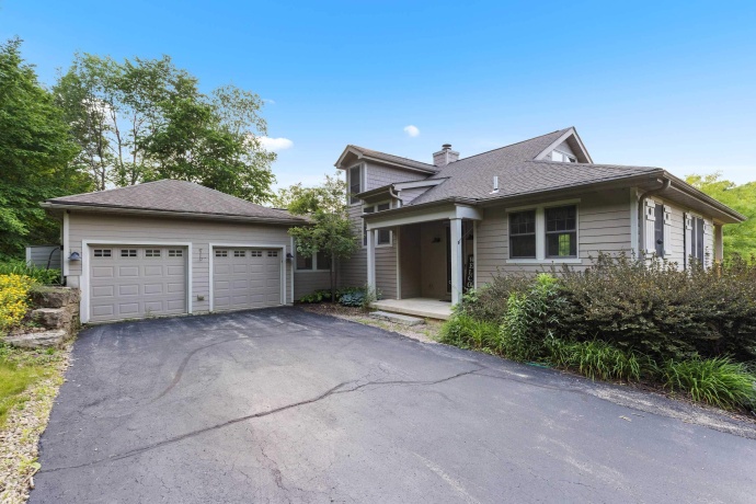 33 Sugarcreek, GALENA, Illinois 61036, 4 Bedrooms Bedrooms, ,2 BathroomsBathrooms,House,For Sale,Sugarcreek,202605074