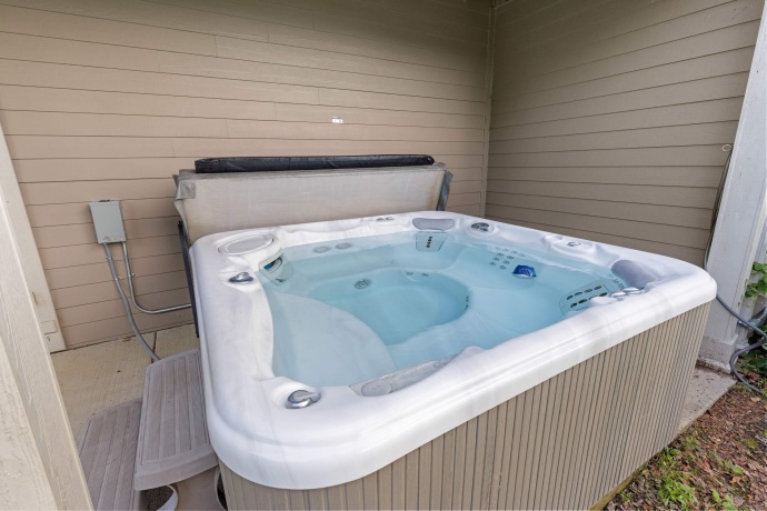 33 Sugarcreek, GALENA, Illinois 61036, 4 Bedrooms Bedrooms, ,2 BathroomsBathrooms,House,For Sale,Sugarcreek,202605074