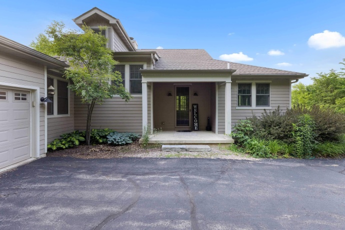 33 Sugarcreek, GALENA, Illinois 61036, 4 Bedrooms Bedrooms, ,2 BathroomsBathrooms,House,For Sale,Sugarcreek,202605074