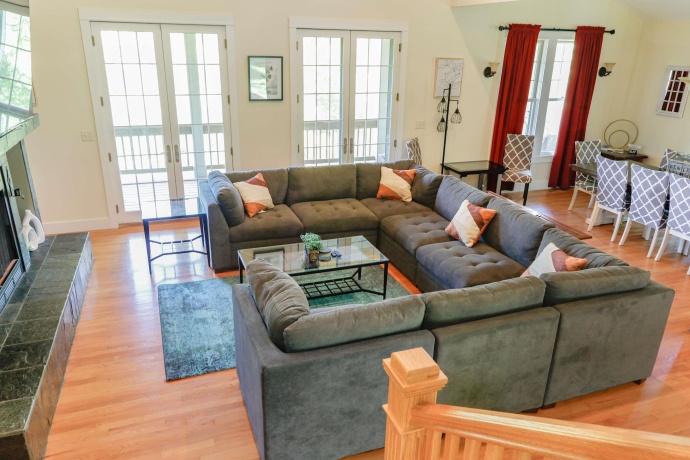 33 Sugarcreek, GALENA, Illinois 61036, 4 Bedrooms Bedrooms, ,2 BathroomsBathrooms,House,For Sale,Sugarcreek,202605074