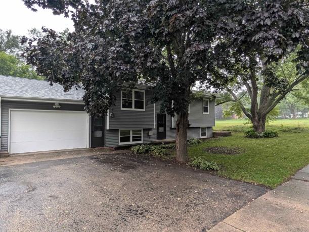 401 Mallard, WINNEBAGO, Illinois 61088, 3 Bedrooms Bedrooms, ,2 BathroomsBathrooms,House,For Sale,Mallard,202605079