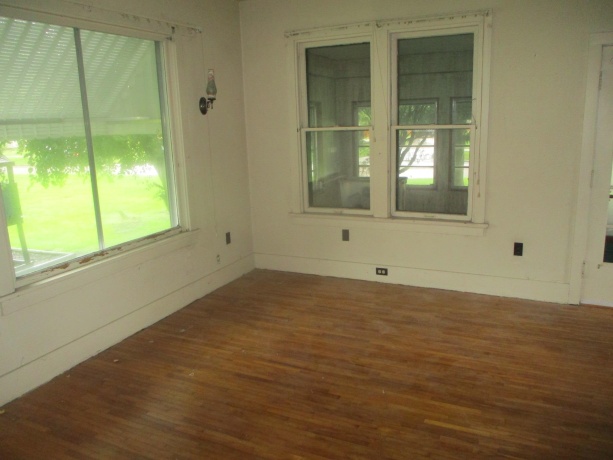151 Jones, OTTAWA, Illinois 61350, 3 Bedrooms Bedrooms, ,1 BathroomBathrooms,House,For Sale,Jones,202605082