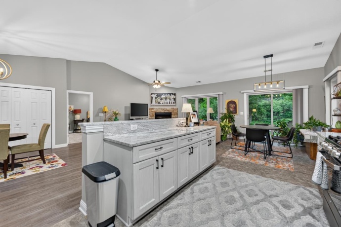 6294 PARKS EDGE, LOVES PARK, Illinois 61111, 2 Bedrooms Bedrooms, ,2 BathroomsBathrooms,Condominium,For Sale,PARKS EDGE,202605089