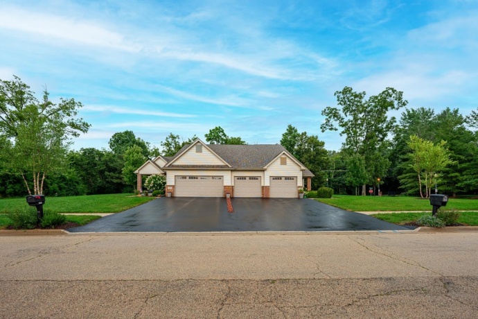 6294 PARKS EDGE, LOVES PARK, Illinois 61111, 2 Bedrooms Bedrooms, ,2 BathroomsBathrooms,Condominium,For Sale,PARKS EDGE,202605089