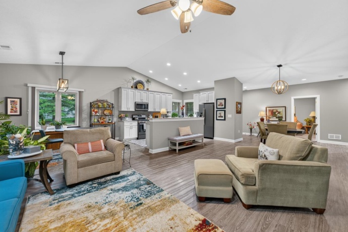 6294 PARKS EDGE, LOVES PARK, Illinois 61111, 2 Bedrooms Bedrooms, ,2 BathroomsBathrooms,Condominium,For Sale,PARKS EDGE,202605089