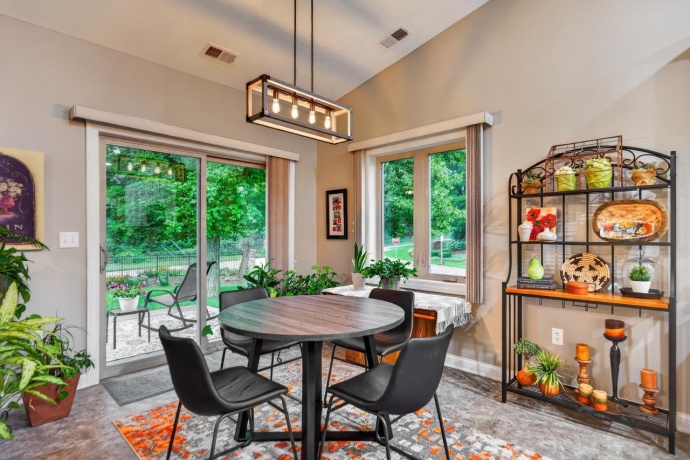 6294 PARKS EDGE, LOVES PARK, Illinois 61111, 2 Bedrooms Bedrooms, ,2 BathroomsBathrooms,Condominium,For Sale,PARKS EDGE,202605089