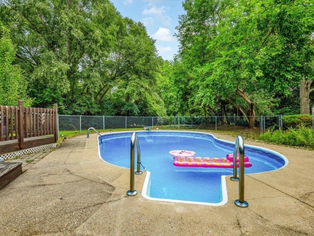 1718 Jacoby, ROCKFORD, Illinois 61107, 4 Bedrooms Bedrooms, ,2 BathroomsBathrooms,House,For Sale,Jacoby,202605091