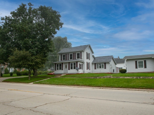 216 Main, WARREN, Illinois 61087, 2 Bedrooms Bedrooms, ,1 BathroomBathrooms,House,For Sale,Main,202605093