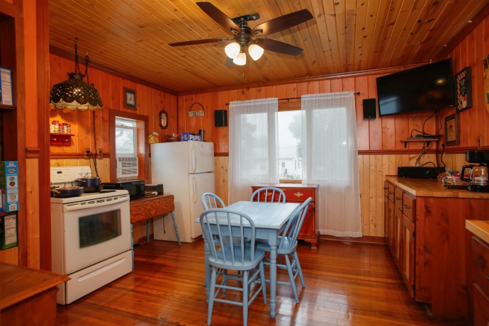 216 Main, WARREN, Illinois 61087, 2 Bedrooms Bedrooms, ,1 BathroomBathrooms,House,For Sale,Main,202605093