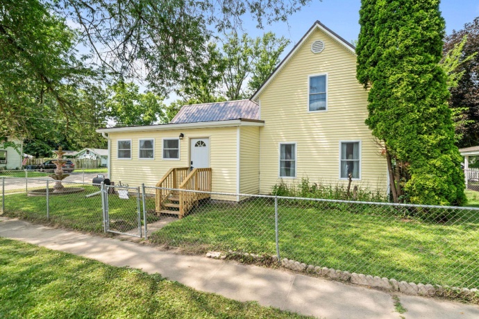 710 2nd, OREGON, Illinois 61061, 3 Bedrooms Bedrooms, ,2 BathroomsBathrooms,House,For Sale,2nd,202605094