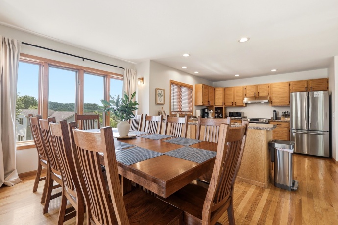 2 Augusta, GALENA, Illinois 61036, 5 Bedrooms Bedrooms, ,4 BathroomsBathrooms,House,For Sale,Augusta,202605102