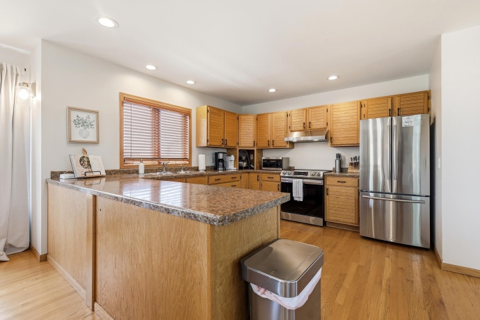 2 Augusta, GALENA, Illinois 61036, 5 Bedrooms Bedrooms, ,4 BathroomsBathrooms,House,For Sale,Augusta,202605102