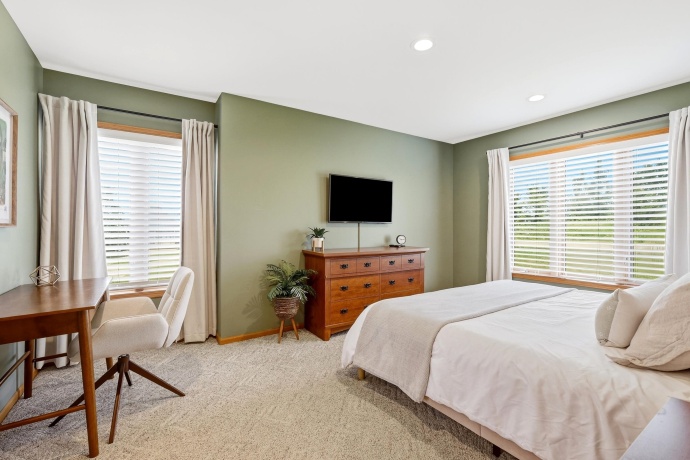 2 Augusta, GALENA, Illinois 61036, 5 Bedrooms Bedrooms, ,4 BathroomsBathrooms,House,For Sale,Augusta,202605102