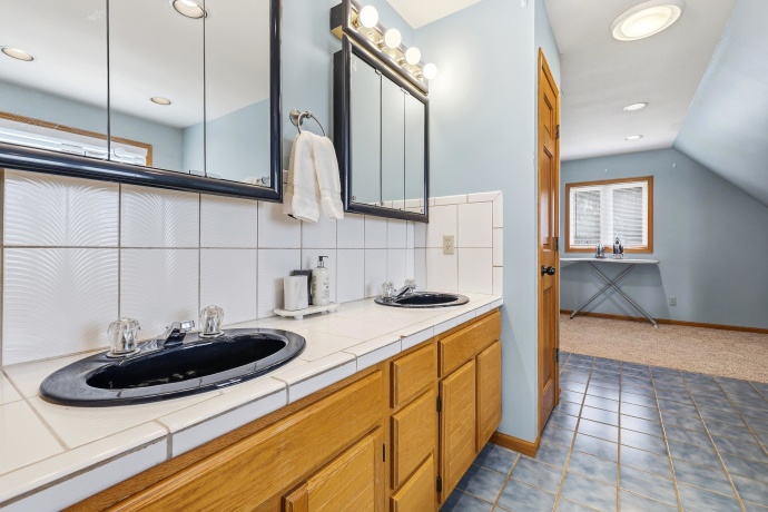 2 Augusta, GALENA, Illinois 61036, 5 Bedrooms Bedrooms, ,4 BathroomsBathrooms,House,For Sale,Augusta,202605102