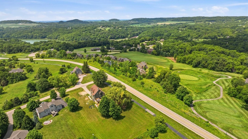 2 Augusta, GALENA, Illinois 61036, 5 Bedrooms Bedrooms, ,4 BathroomsBathrooms,House,For Sale,Augusta,202605102