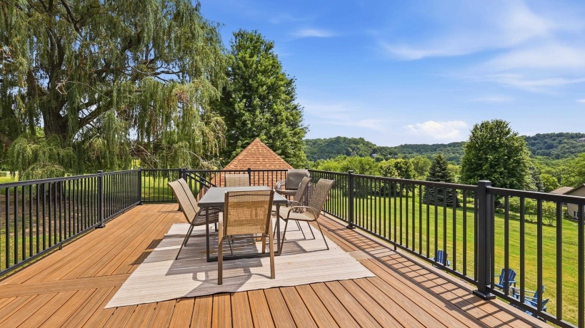 2 Augusta, GALENA, Illinois 61036, 5 Bedrooms Bedrooms, ,4 BathroomsBathrooms,House,For Sale,Augusta,202605102