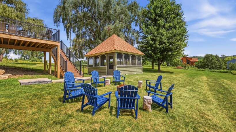 2 Augusta, GALENA, Illinois 61036, 5 Bedrooms Bedrooms, ,4 BathroomsBathrooms,House,For Sale,Augusta,202605102