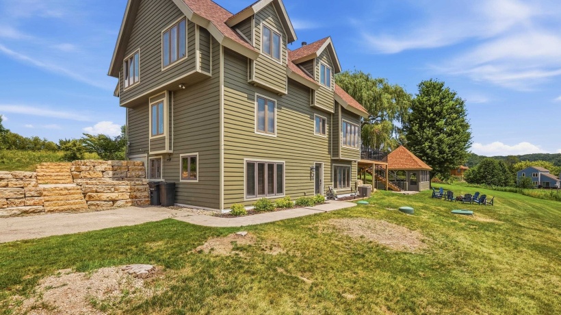 2 Augusta, GALENA, Illinois 61036, 5 Bedrooms Bedrooms, ,4 BathroomsBathrooms,House,For Sale,Augusta,202605102