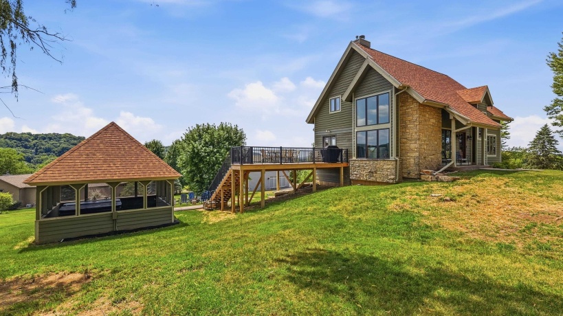 2 Augusta, GALENA, Illinois 61036, 5 Bedrooms Bedrooms, ,4 BathroomsBathrooms,House,For Sale,Augusta,202605102