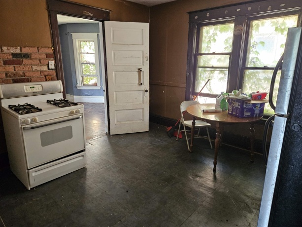 210 6th, ROCKFORD, Illinois 61104, ,2 Units,For Sale,6th,202605101