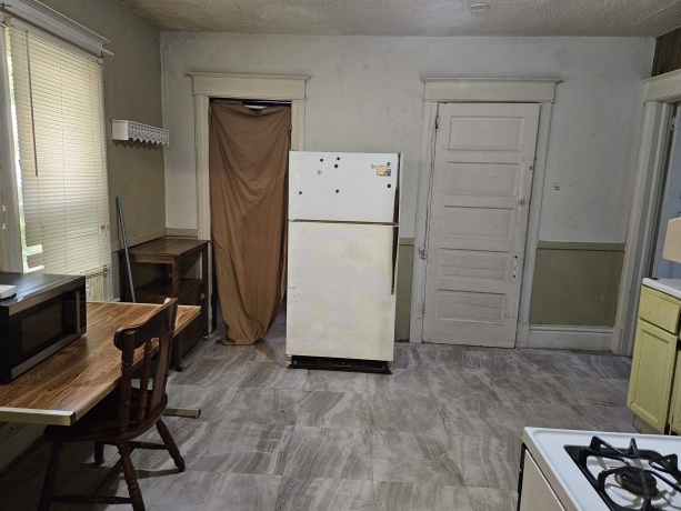 210 6th, ROCKFORD, Illinois 61104, ,2 Units,For Sale,6th,202605101