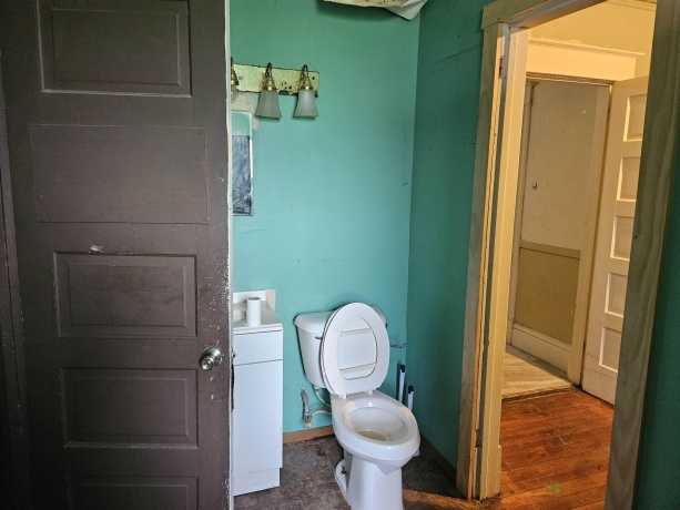 210 6th, ROCKFORD, Illinois 61104, ,2 Units,For Sale,6th,202605101