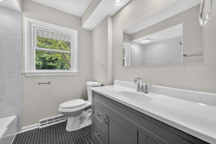 1904 Beckett, ROCKFORD, Illinois 61108, 2 Bedrooms Bedrooms, ,1 BathroomBathrooms,House,For Sale,Beckett,202604846