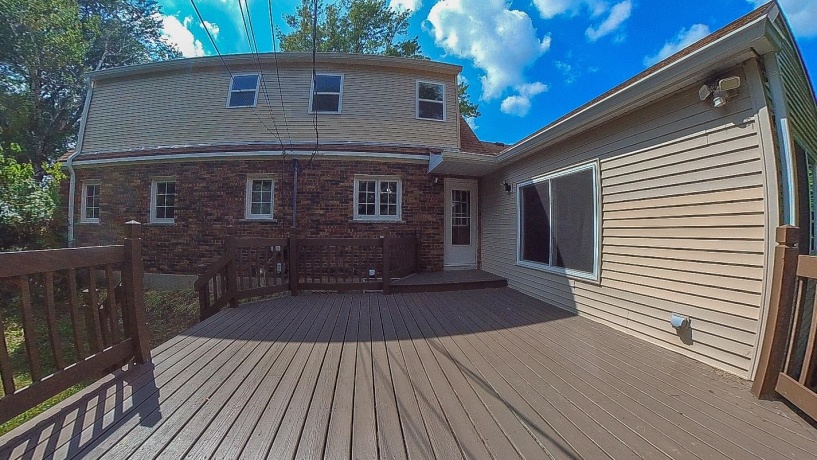 23 Elizabeth, FREEPORT, Illinois 61032, 4 Bedrooms Bedrooms, ,2 BathroomsBathrooms,House,For Sale,Elizabeth,202604422