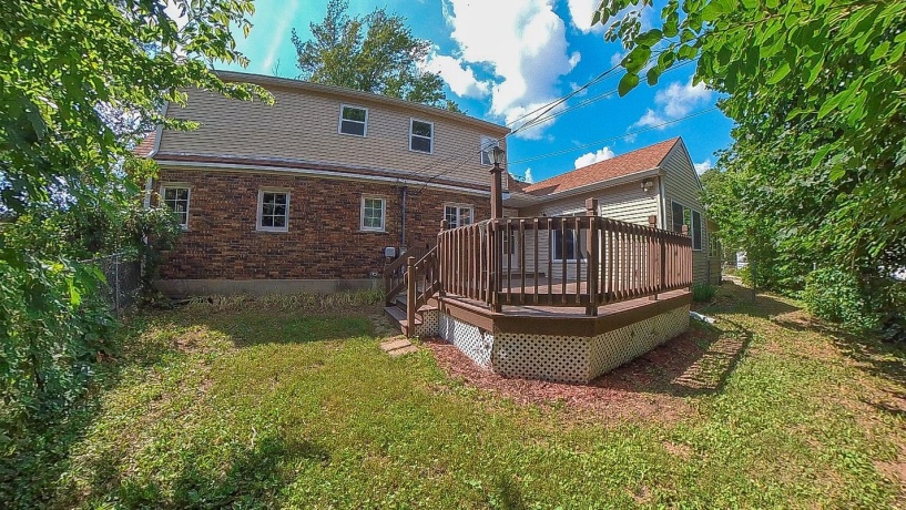 23 Elizabeth, FREEPORT, Illinois 61032, 4 Bedrooms Bedrooms, ,2 BathroomsBathrooms,House,For Sale,Elizabeth,202604422