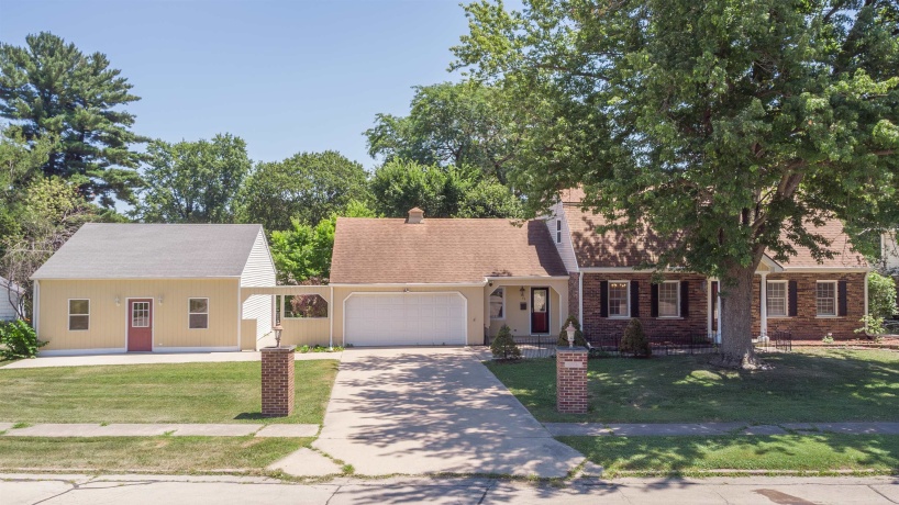 23 Elizabeth, FREEPORT, Illinois 61032, 4 Bedrooms Bedrooms, ,2 BathroomsBathrooms,House,For Sale,Elizabeth,202604422