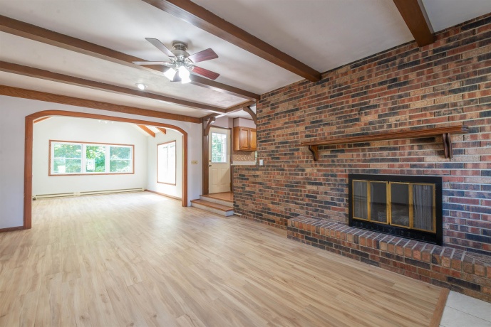 23 Elizabeth, FREEPORT, Illinois 61032, 4 Bedrooms Bedrooms, ,2 BathroomsBathrooms,House,For Sale,Elizabeth,202604422