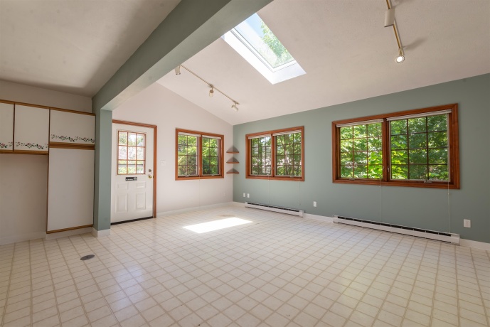 23 Elizabeth, FREEPORT, Illinois 61032, 4 Bedrooms Bedrooms, ,2 BathroomsBathrooms,House,For Sale,Elizabeth,202604422