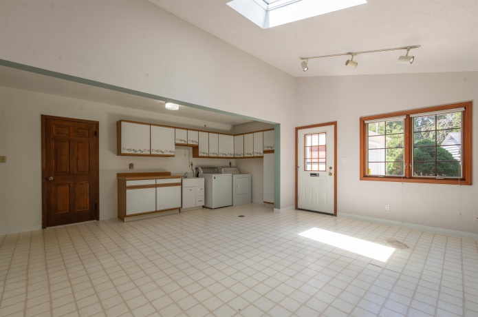 23 Elizabeth, FREEPORT, Illinois 61032, 4 Bedrooms Bedrooms, ,2 BathroomsBathrooms,House,For Sale,Elizabeth,202604422