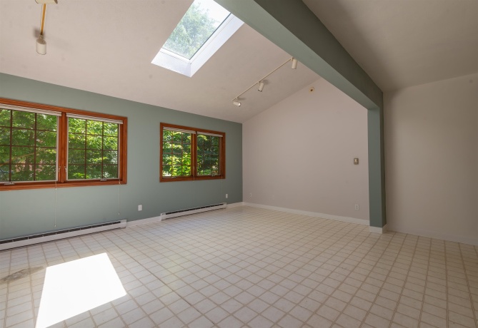23 Elizabeth, FREEPORT, Illinois 61032, 4 Bedrooms Bedrooms, ,2 BathroomsBathrooms,House,For Sale,Elizabeth,202604422