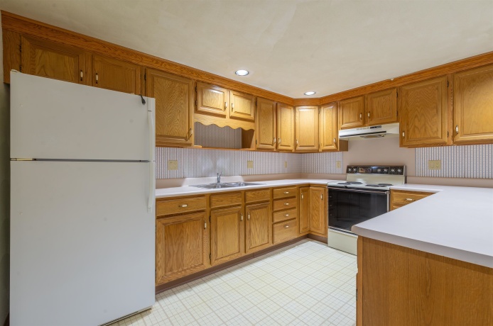 23 Elizabeth, FREEPORT, Illinois 61032, 4 Bedrooms Bedrooms, ,2 BathroomsBathrooms,House,For Sale,Elizabeth,202604422